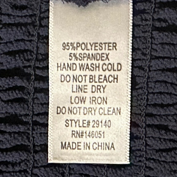 MONTEAU Navy Sleeveless Smocked Back Button Pullover Crop Blouse Top Women’s M - Picture 6 of 9